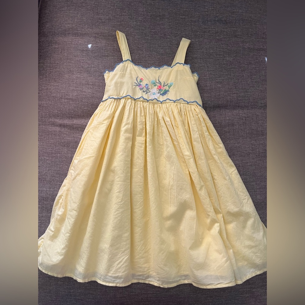 Gap Kids dress embroidered size 4/5